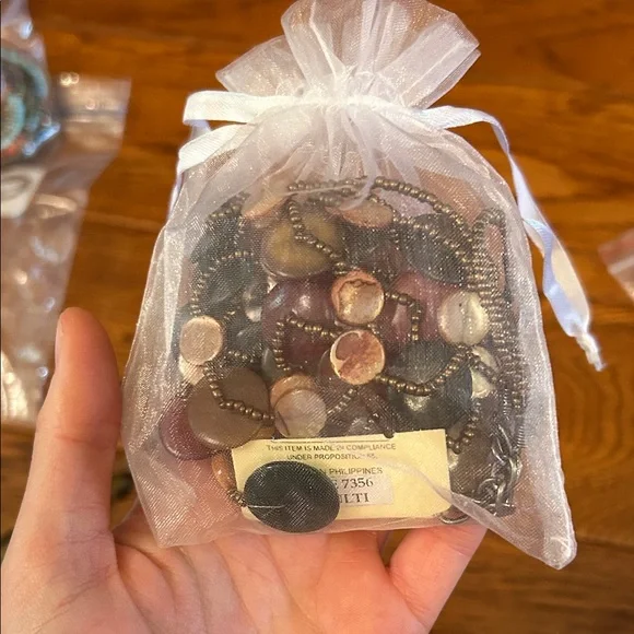 Assorted Jewelry Collection - Picture 4 of 16